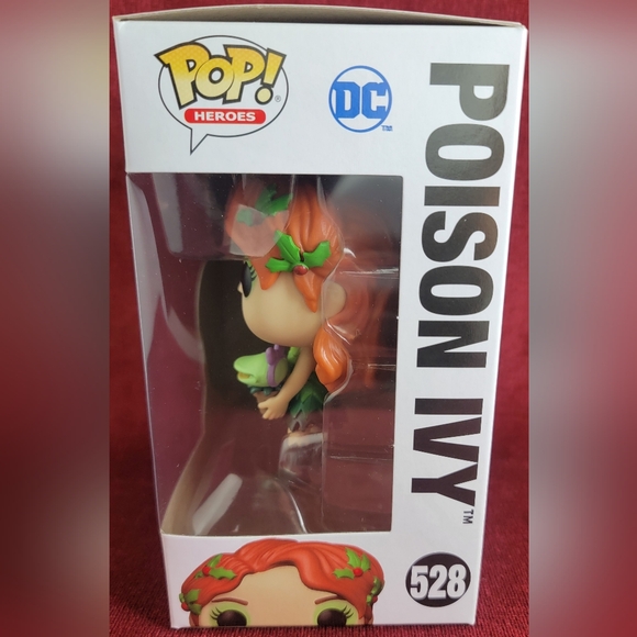 Poison Ivy funko # 528 (nib) With pop protector - Picture 5 of 7